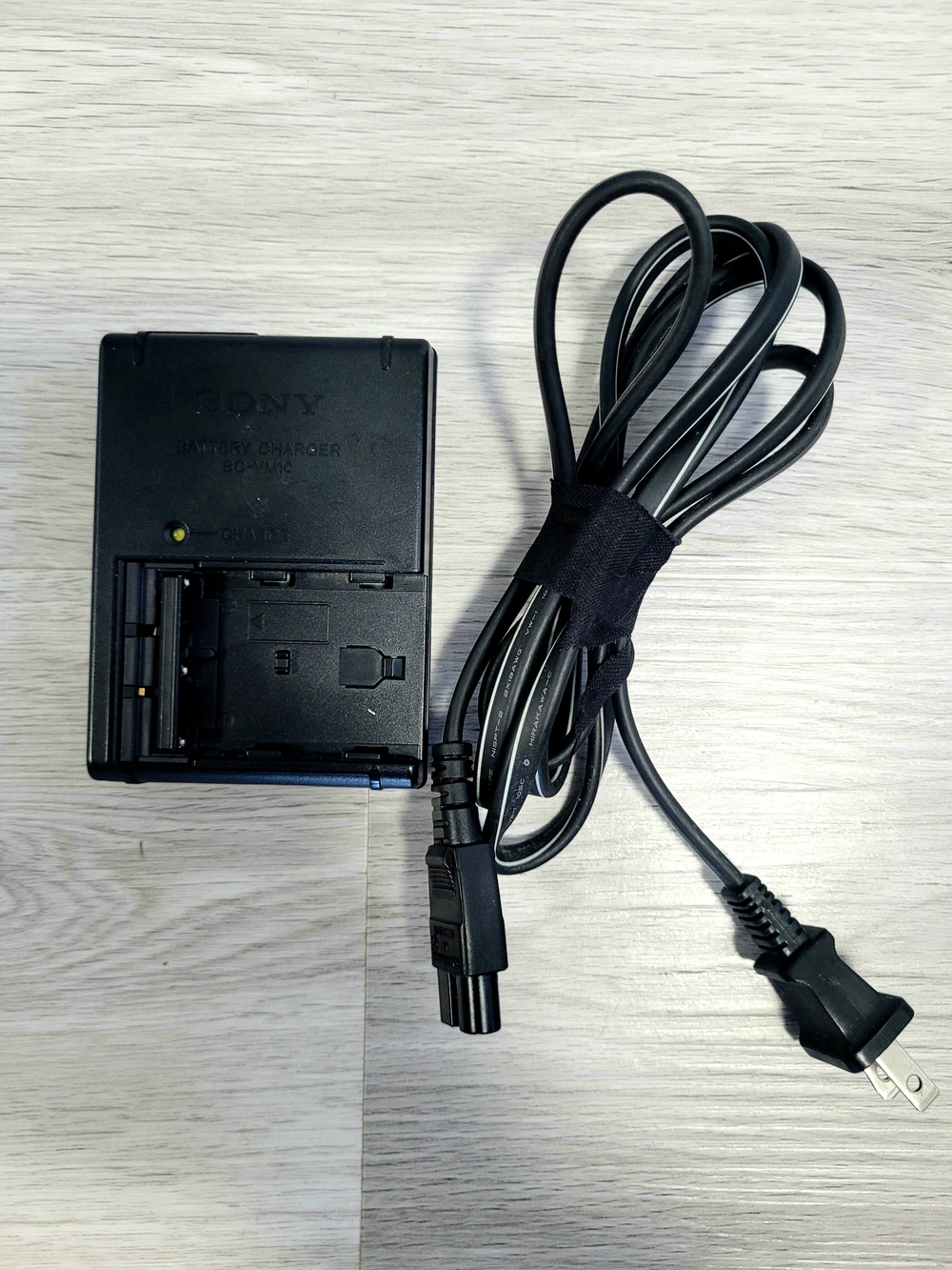 Sony BC- VM10 Battery Charger with Power Cord